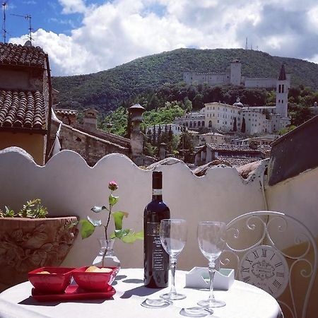 Appartamento Sotto i tetti del borgo Spoleto Esterno foto