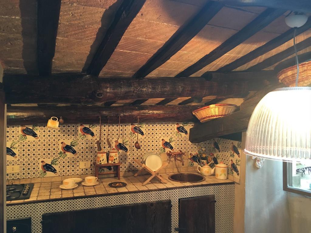 Appartamento Sotto i tetti del borgo Spoleto Esterno foto