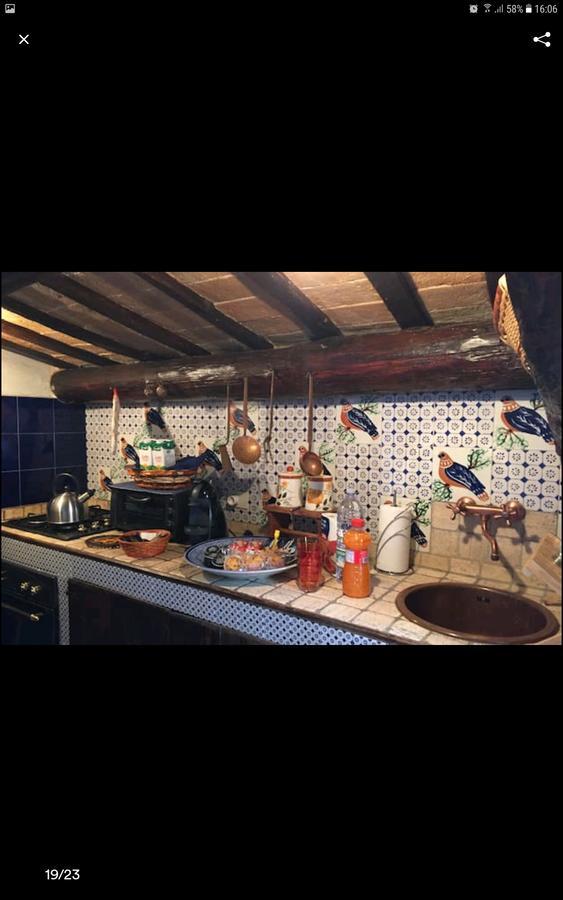 Appartamento Sotto i tetti del borgo Spoleto Esterno foto