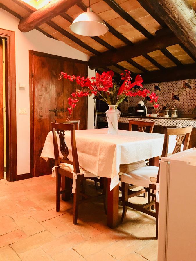 Appartamento Sotto i tetti del borgo Spoleto Esterno foto