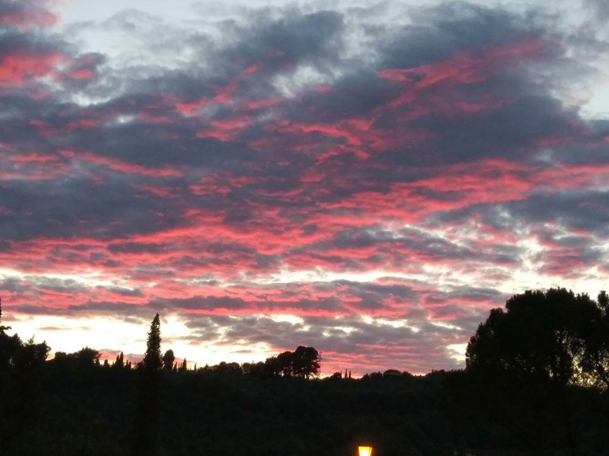 Appartamento Sotto i tetti del borgo Spoleto Esterno foto
