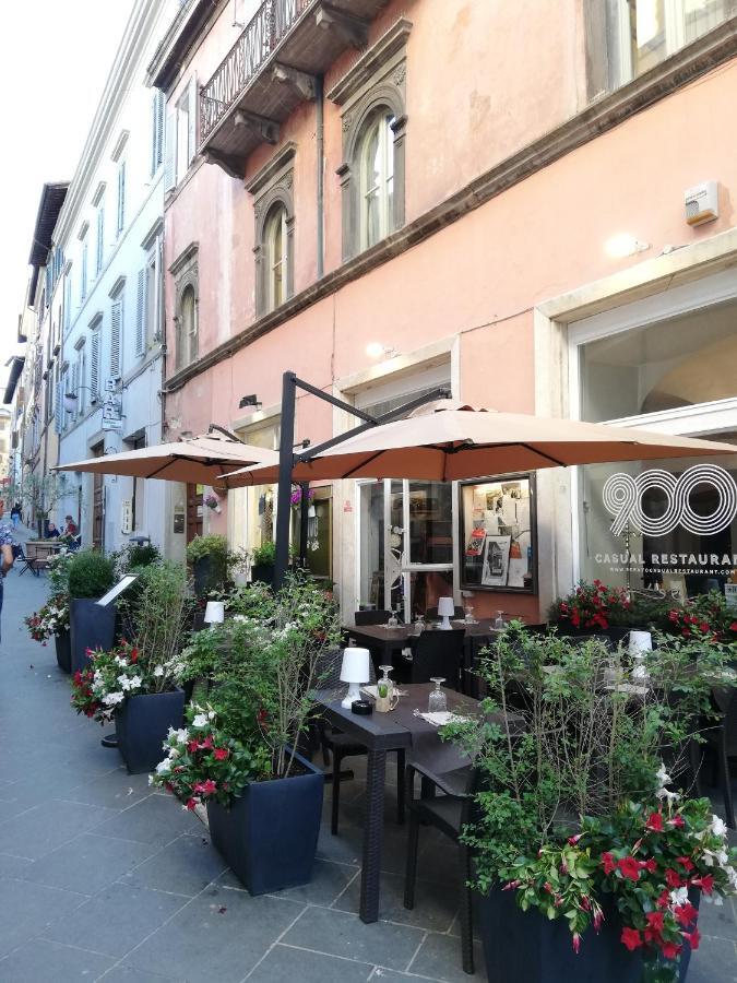 Appartamento Sotto i tetti del borgo Spoleto Esterno foto